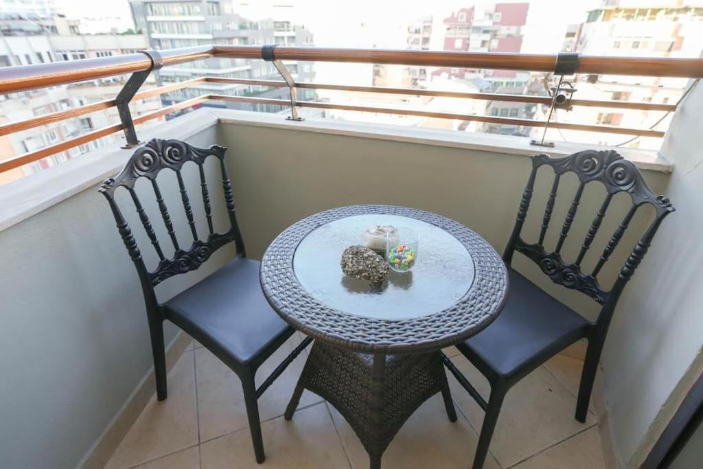 טיראנה Staycation, City Center Apartment With Balcony מראה חיצוני תמונה