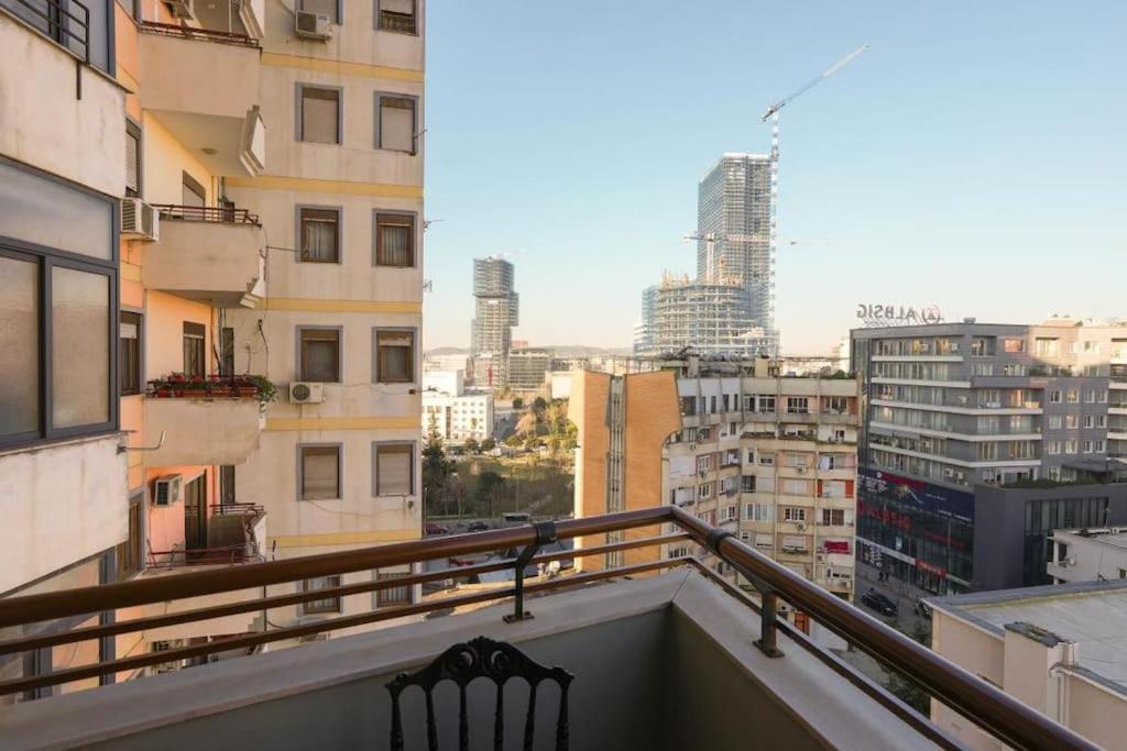 טיראנה Staycation, City Center Apartment With Balcony מראה חיצוני תמונה