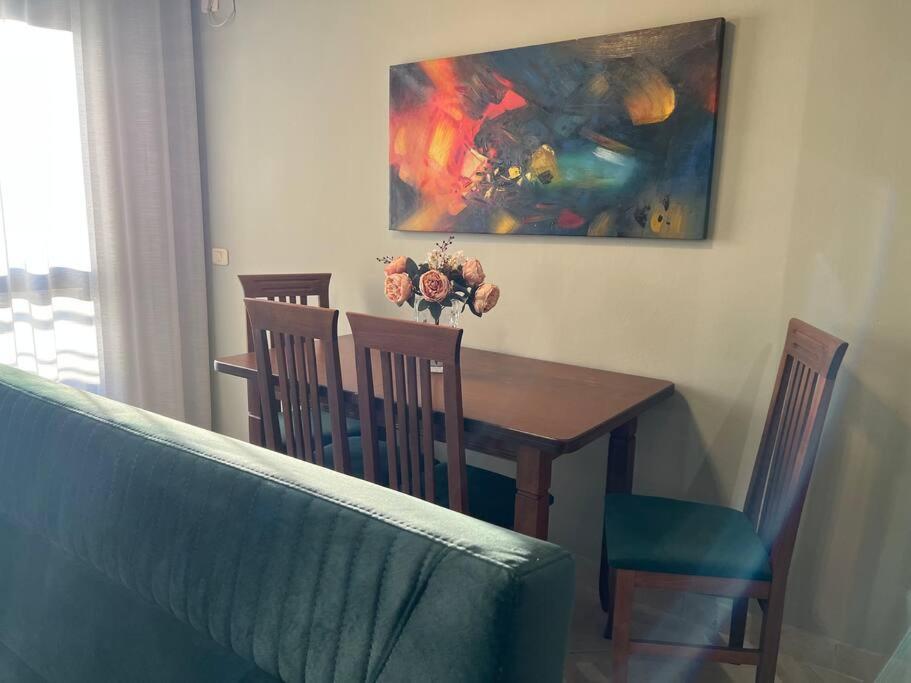 טיראנה Staycation, City Center Apartment With Balcony מראה חיצוני תמונה